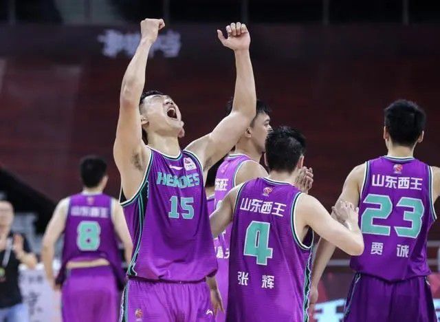原著不仅有跌宕起伏的剧情、错综复杂的人物关系和精彩绝伦的格斗场景，更有宏大而丰富的世界观，是公认的科幻漫画经典影片根据日本漫画家木城雪户的漫画《铳梦》改编